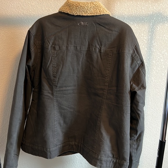 Lightly loved Woman’s Mountain Khakis Sherpa Barn Jacket! - Picture 5 of 5